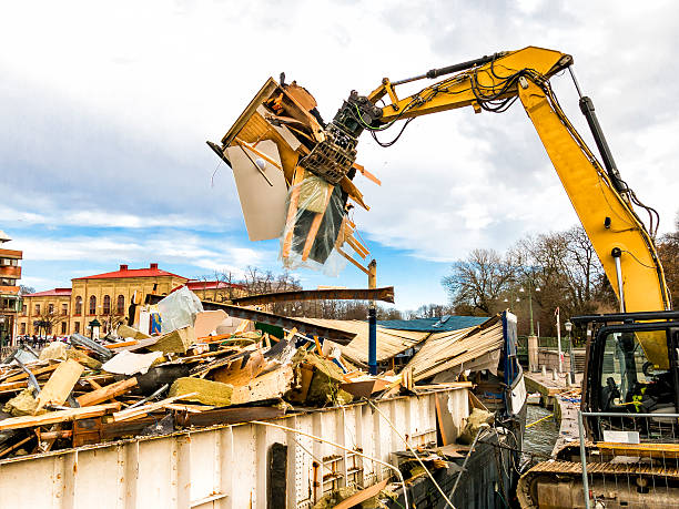 Best Construction Debris Removal  in Gnadenhutten, OH